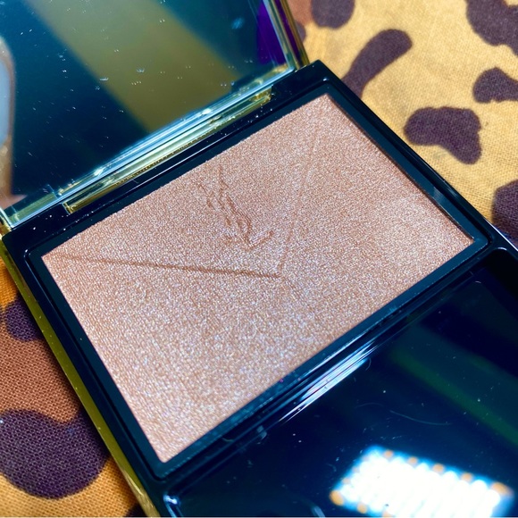YSL couture Highlighter - Picture 2 of 3